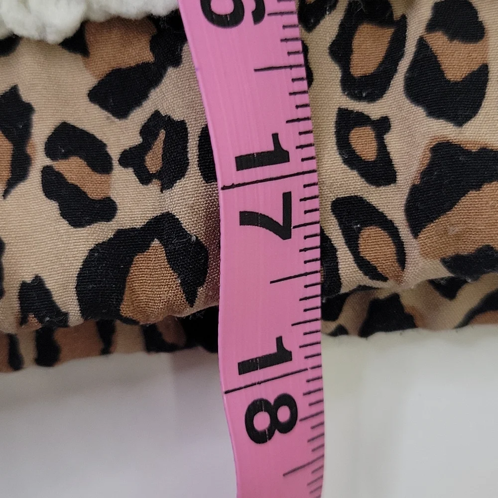 Forever 21 Furry Pullover Off White With Leopard Print Detail SZ M  3/$15 - Picture 7 of 10